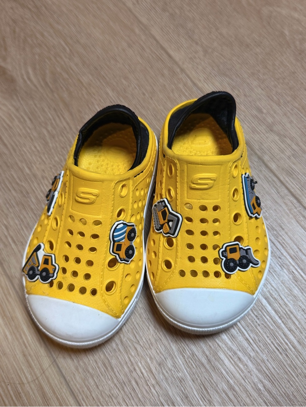 Skechers Kids Yellow Construction Truck Clogs Slip On Shoes Size 5